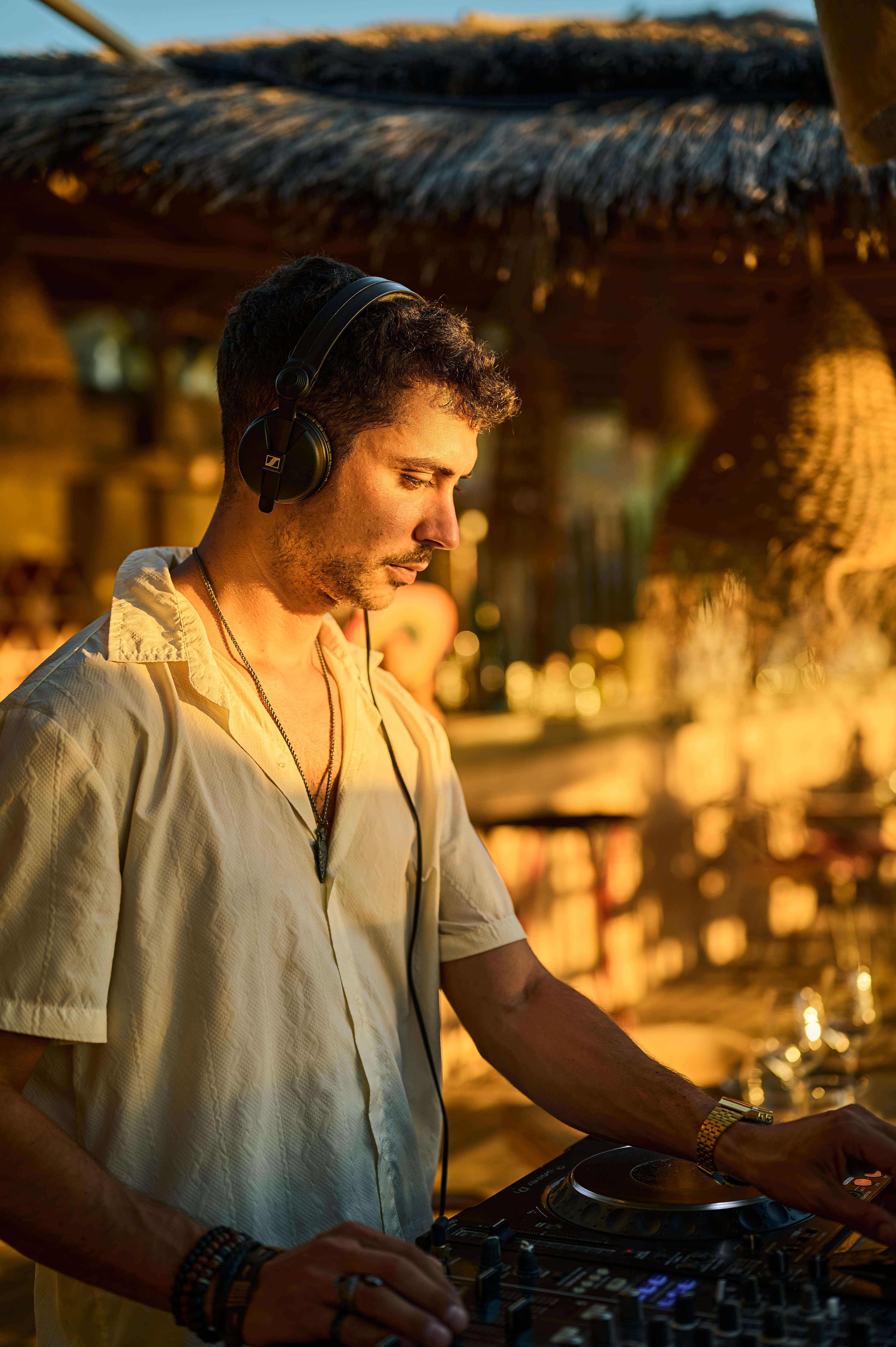 DJ en evento nocturno en Tigre Morado Ibiza