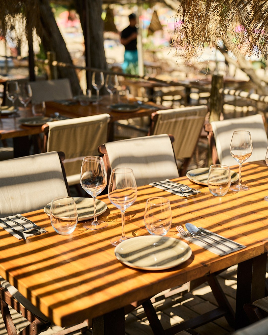 Terraza del restaurante Tigre Morado Ibiza al atardecer